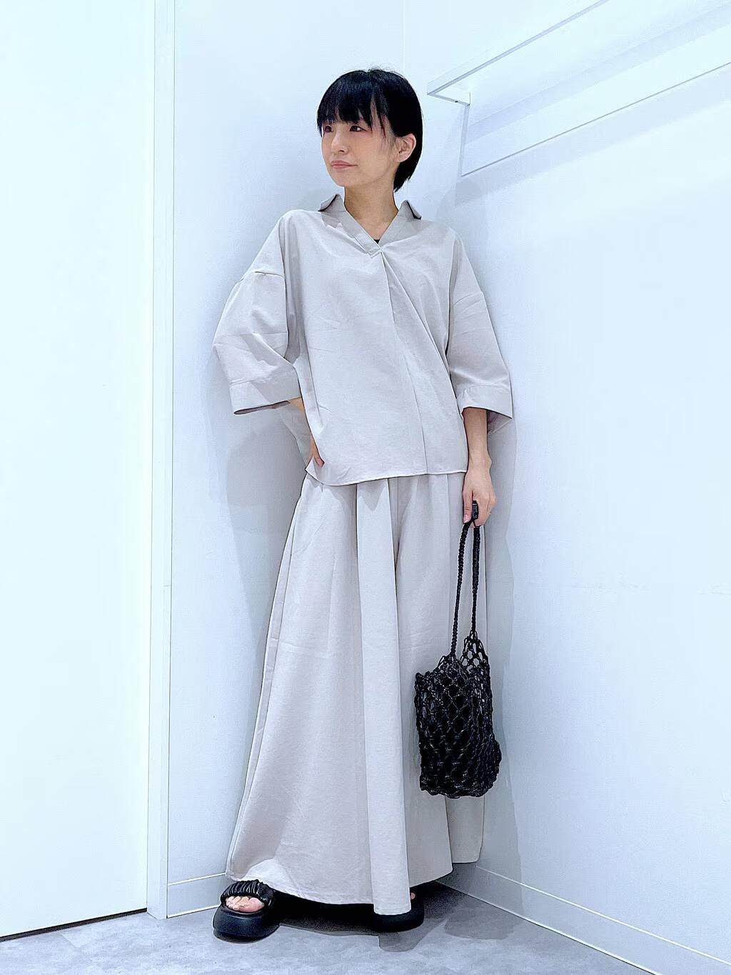 LAKOLEのサップ抜け襟シャツを使ったコーディネートを紹介します。｜Rakuten Fashion(楽天ファッション／旧楽天ブランドアベニュー)5722908