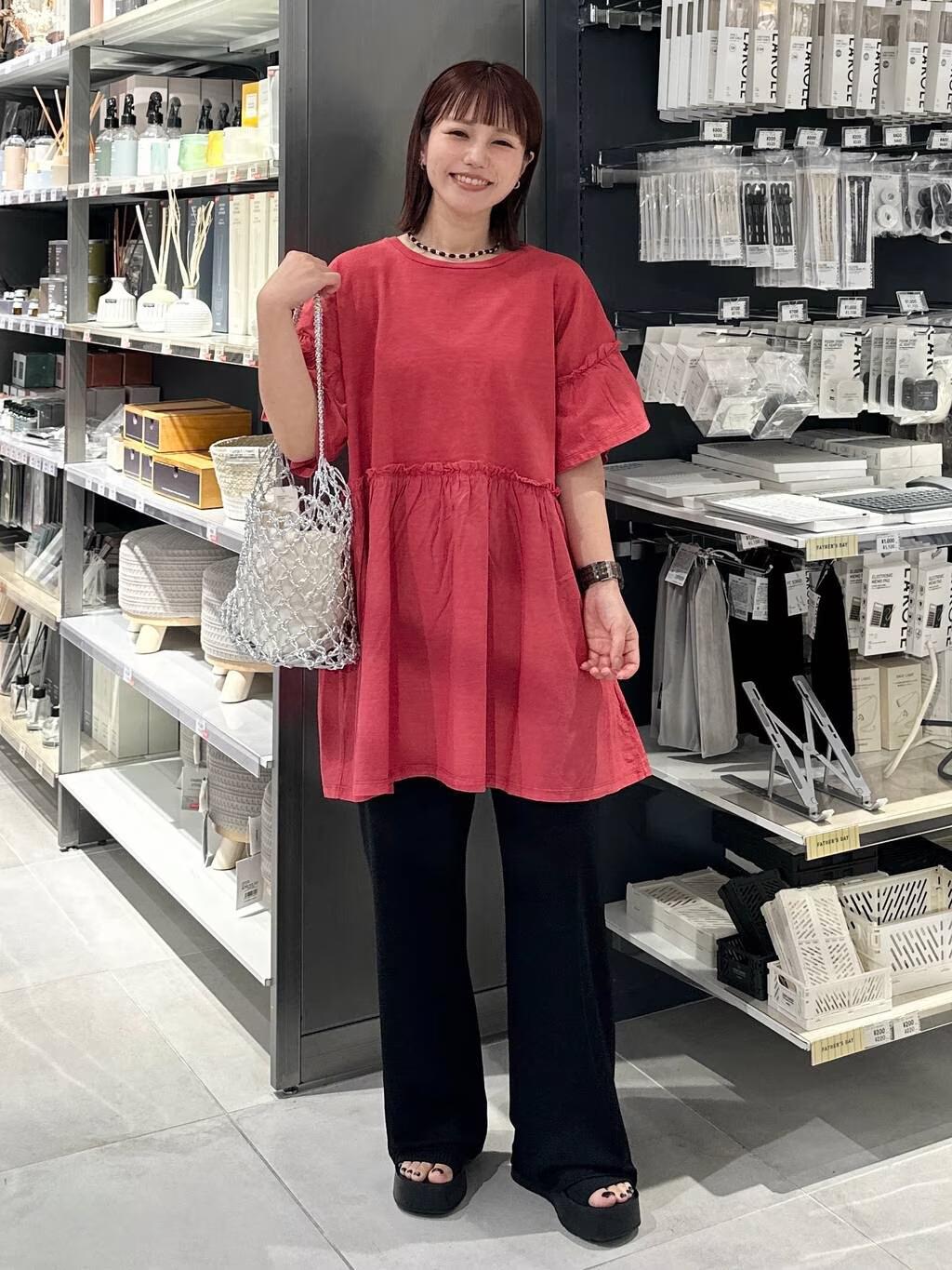 LAKOLEのピグメント切替チュニックを使ったコーディネートを紹介します。｜Rakuten Fashion(楽天ファッション／旧楽天ブランドアベニュー)5722894