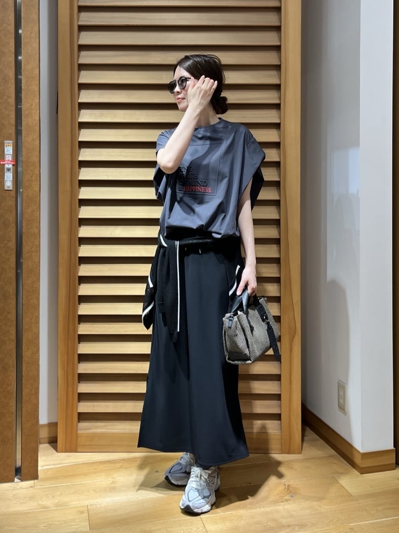 LASUDのスクエアエンボスプルオーバーを使ったコーディネートを紹介します。｜Rakuten Fashion(楽天ファッション／旧楽天ブランドアベニュー)5727567