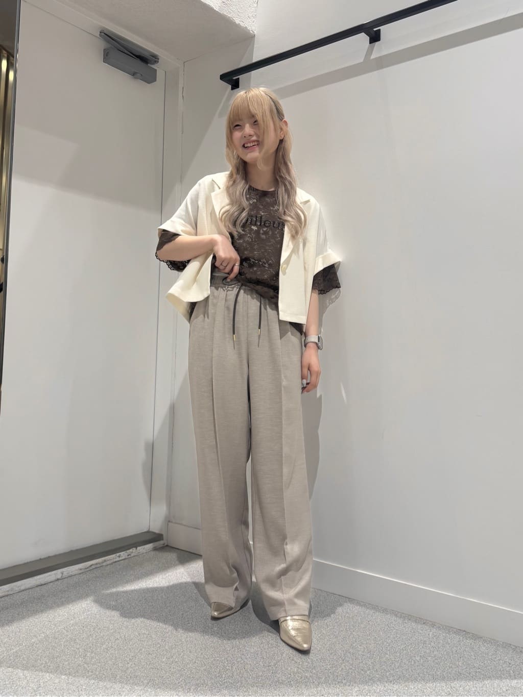 Vinのリネンライクセンタープレスワイドパンツを使ったコーディネートを紹介します。｜Rakuten Fashion(楽天ファッション／旧楽天ブランドアベニュー)5730044