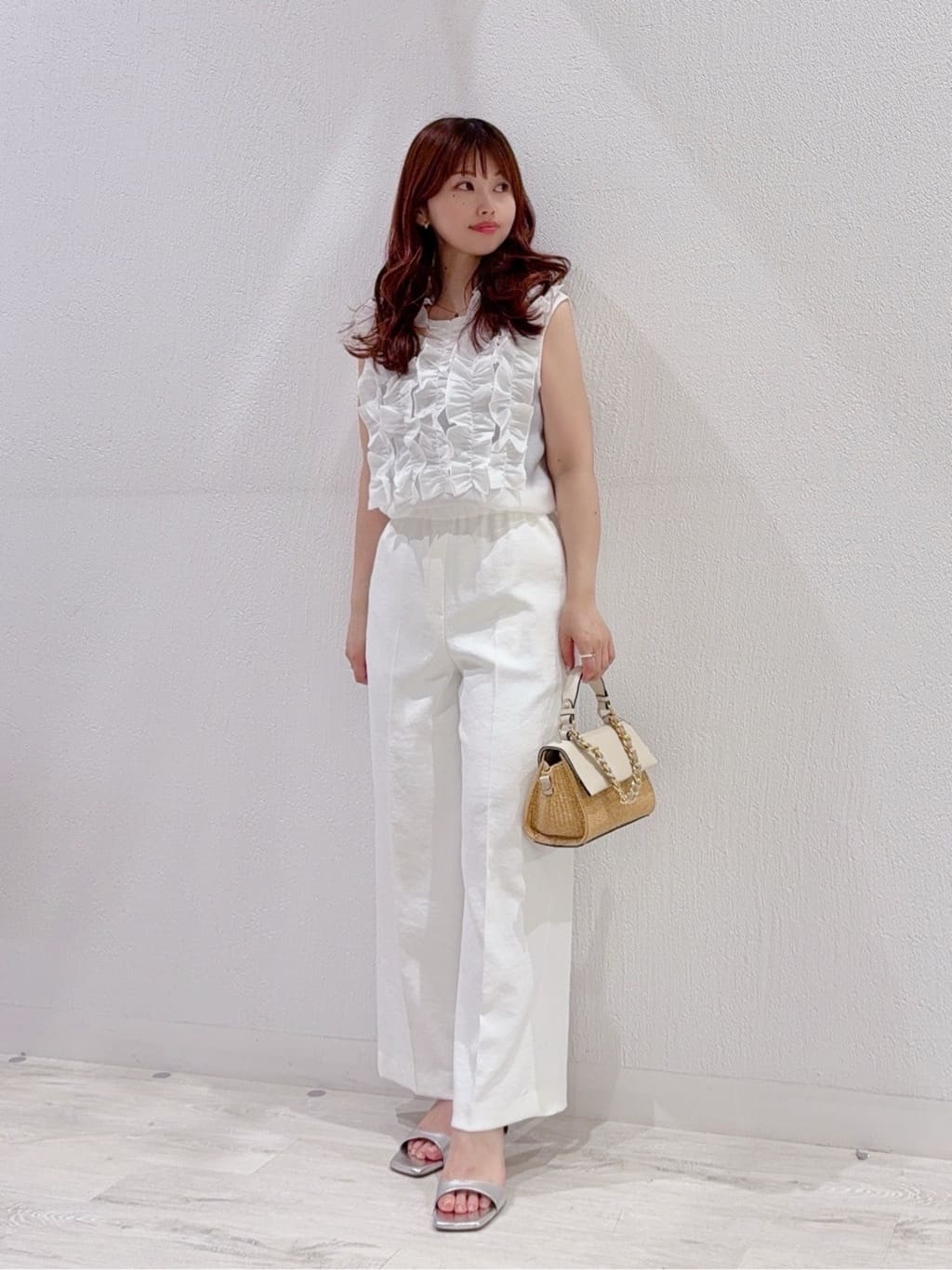 Vinのフロントフリルノースリーブブラウスを使ったコーディネートを紹介します。｜Rakuten Fashion(楽天ファッション／旧楽天ブランドアベニュー)5731349