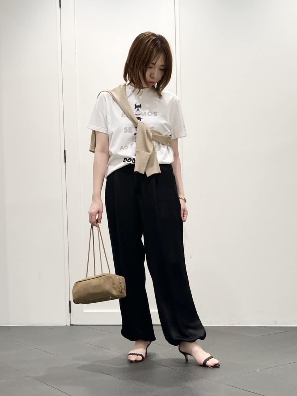 1er Arrondissementのメタルライクカーディガンを使ったコーディネートを紹介します。｜Rakuten Fashion(楽天ファッション／旧楽天ブランドアベニュー)5732525