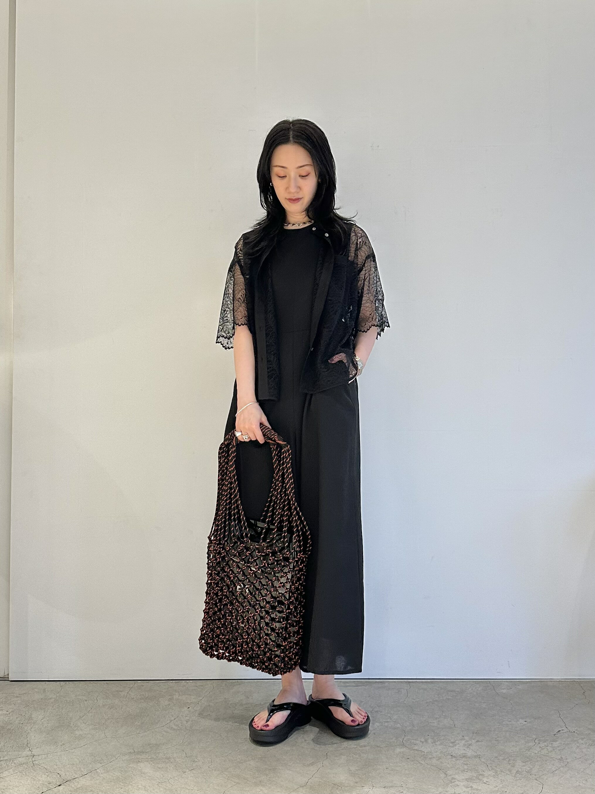 LOVELESSのエージングドビーサロペットを使ったコーディネートを紹介します。｜Rakuten Fashion(楽天ファッション／旧楽天ブランドアベニュー)5738719