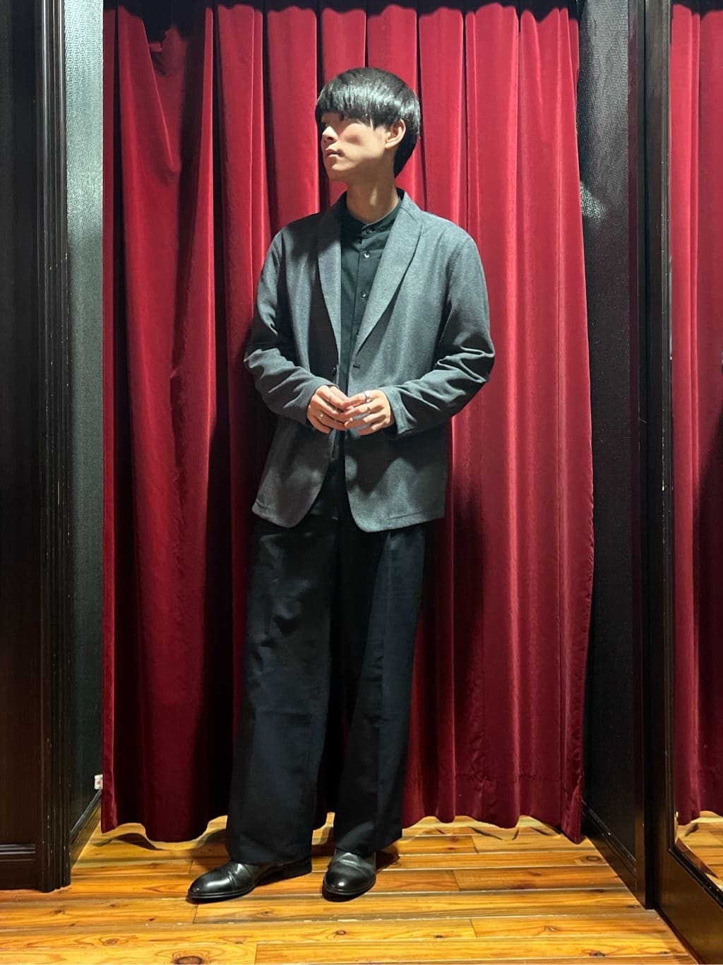 TAKEO KIKUCHIの【尾州織】後染め ドビーメッシュ ショール羽織りを使ったコーディネートを紹介します。｜Rakuten Fashion(楽天ファッション／旧楽天ブランドアベニュー)5746060