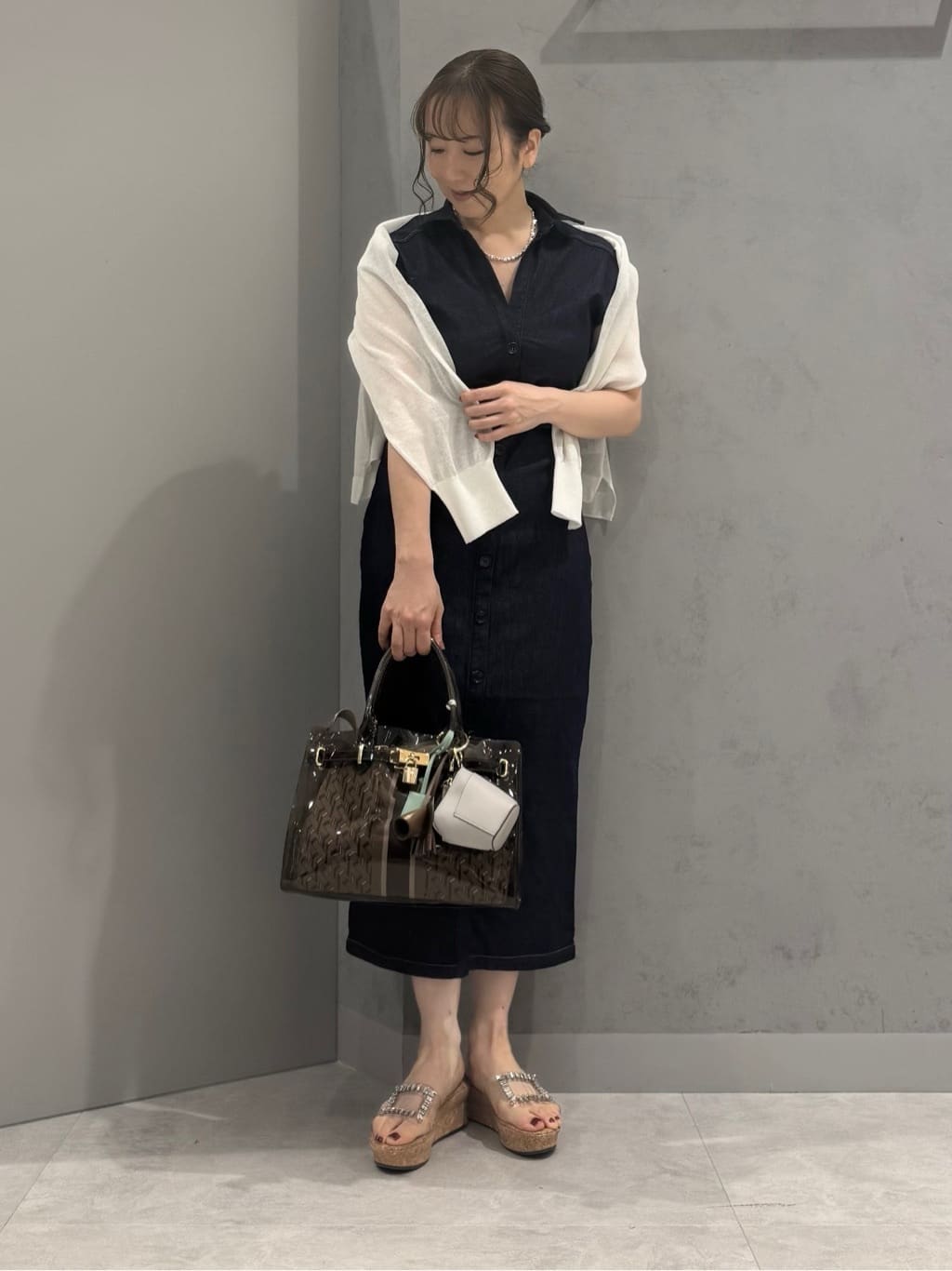 Vinのスキッパーデニムワンピースを使ったコーディネートを紹介します。｜Rakuten Fashion(楽天ファッション／旧楽天ブランドアベニュー)5748372