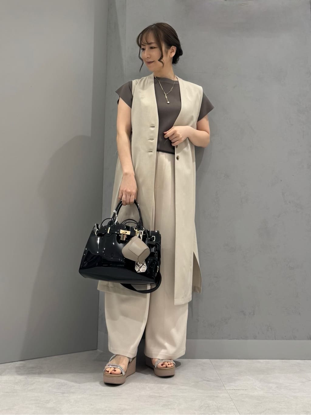 Vinのフレンチスリーブサマーニットを使ったコーディネートを紹介します。｜Rakuten Fashion(楽天ファッション／旧楽天ブランドアベニュー)5751227