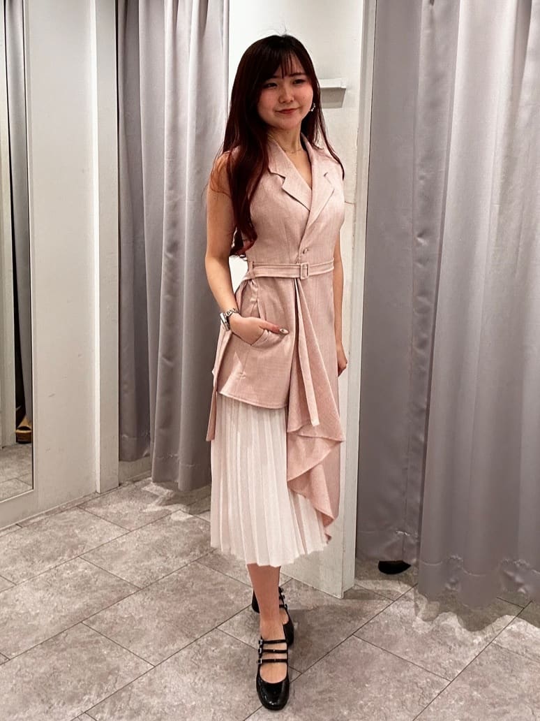 REDYAZELのノースリーブサイドプリーツワンピースを使ったコーディネートを紹介します。｜Rakuten Fashion(楽天ファッション／旧楽天ブランドアベニュー)5754266