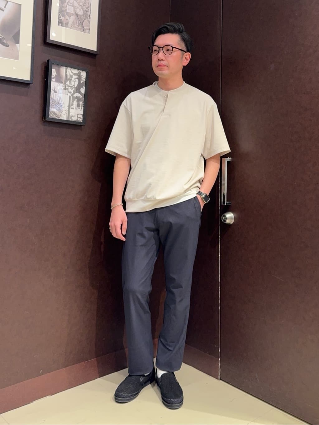 TAKEO KIKUCHIのキーネック カットソーを使ったコーディネートを紹介します。｜Rakuten Fashion(楽天ファッション／旧楽天ブランドアベニュー)5761678
