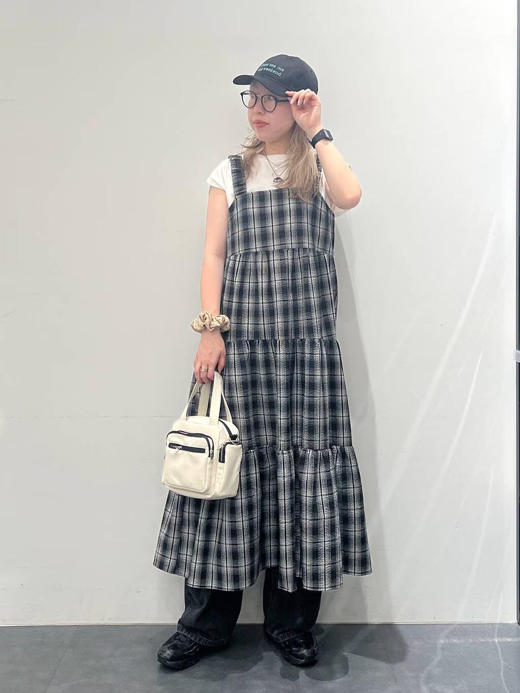 LAKOLEのオンブレチェックワンピースを使ったコーディネートを紹介します。｜Rakuten Fashion(楽天ファッション／旧楽天ブランドアベニュー)5765146