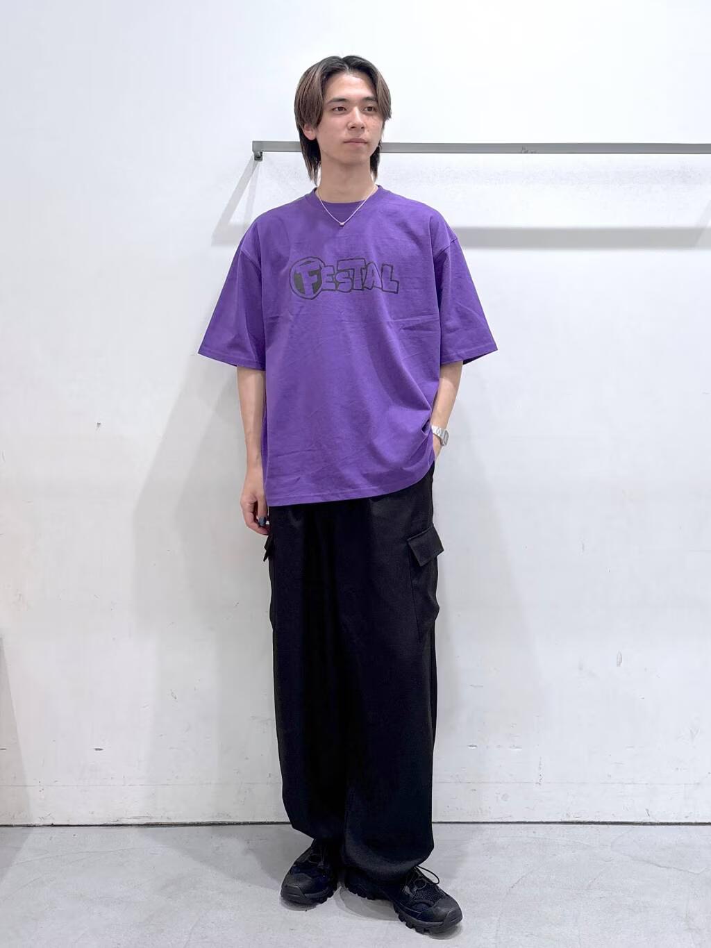 LAKOLEのグラフィティTEEを使ったコーディネートを紹介します。｜Rakuten Fashion(楽天ファッション／旧楽天ブランドアベニュー)5765335