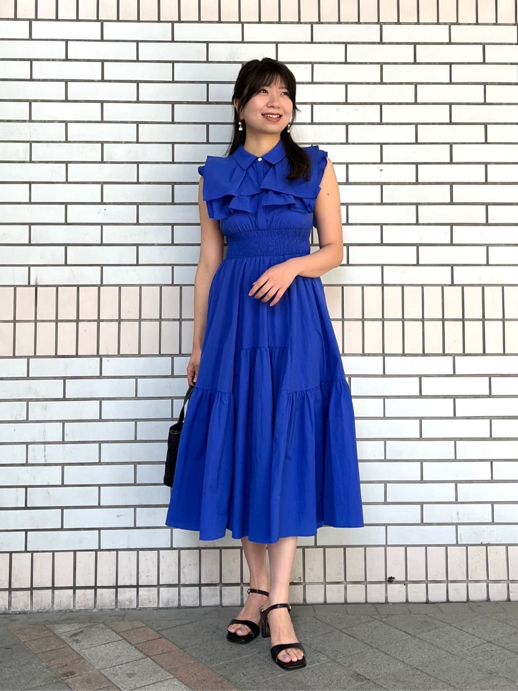 Vinのフリルティアードワンピースを使ったコーディネートを紹介します。｜Rakuten Fashion(楽天ファッション／旧楽天ブランドアベニュー)5766055