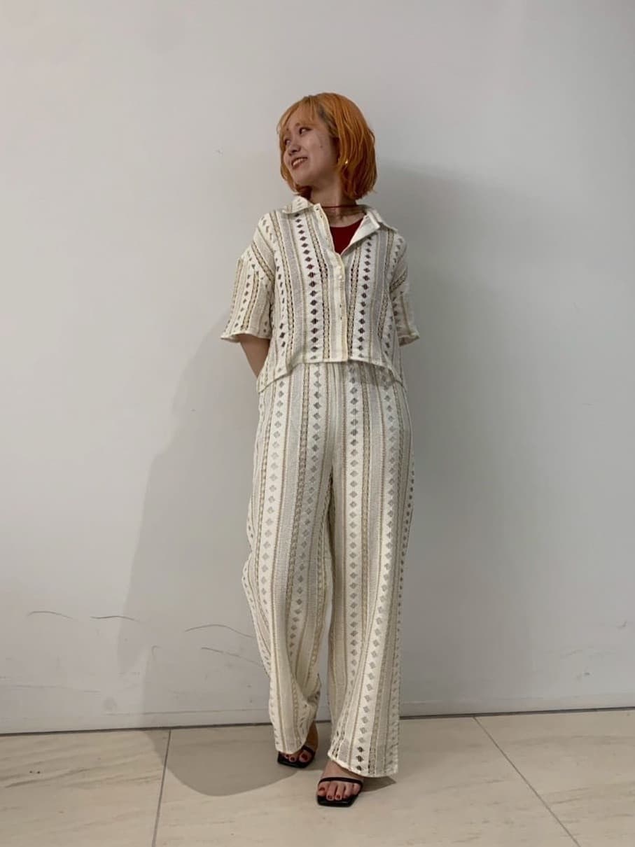 Vinのクロシェレースシャツを使ったコーディネートを紹介します。｜Rakuten Fashion(楽天ファッション／旧楽天ブランドアベニュー)5774334