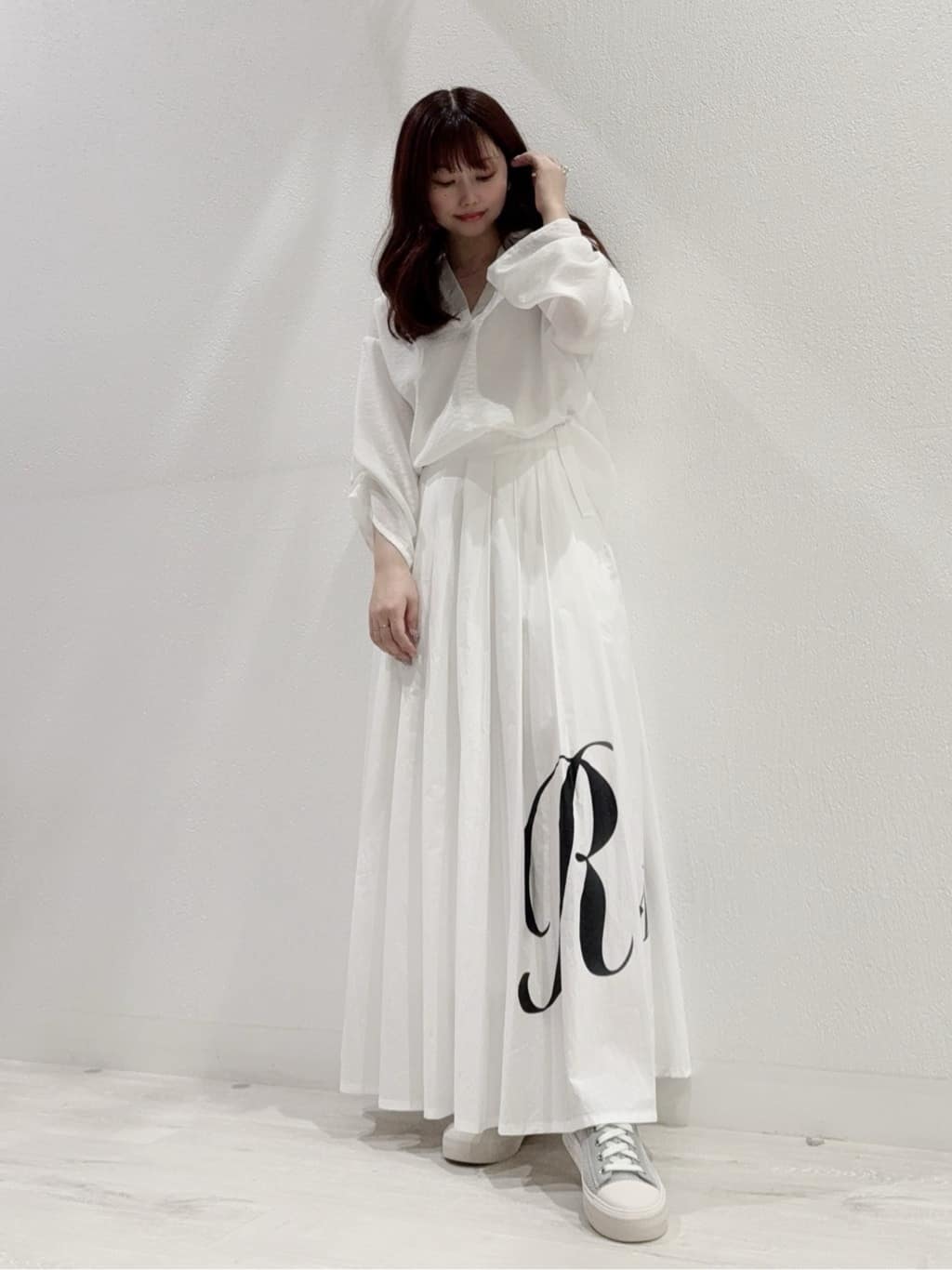 VinのVネックプルオーバーフーディーを使ったコーディネートを紹介します。｜Rakuten Fashion(楽天ファッション／旧楽天ブランドアベニュー)5775302