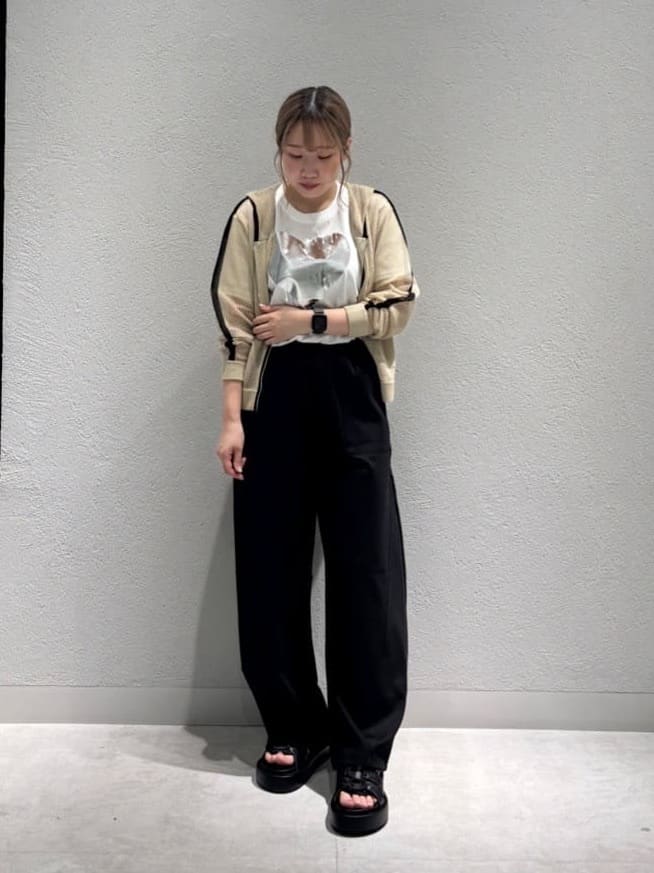 Vinの箔ハートプリントTシャツを使ったコーディネートを紹介します。｜Rakuten Fashion(楽天ファッション／旧楽天ブランドアベニュー)5776588