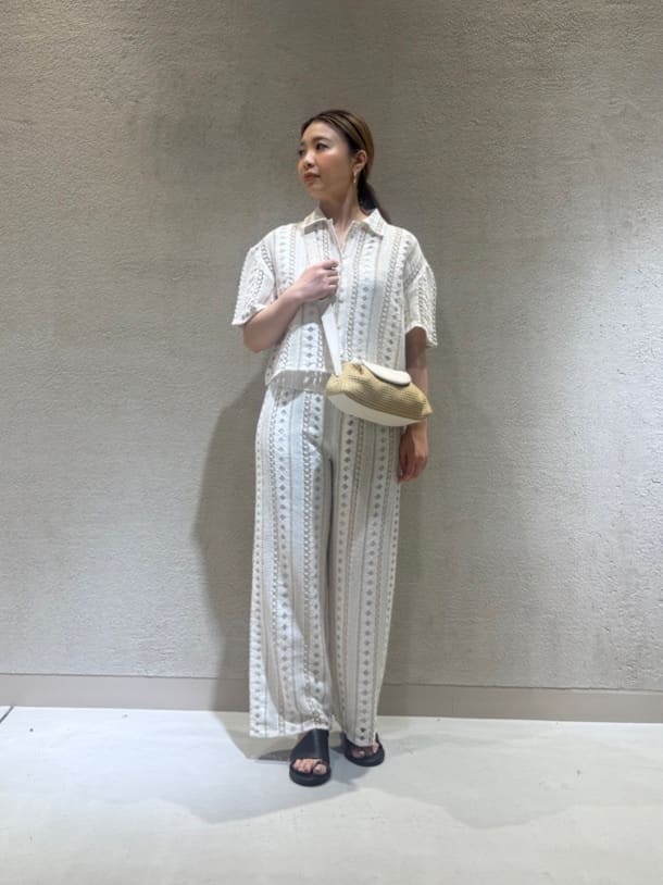 Vinのクロシェレースシャツを使ったコーディネートを紹介します。｜Rakuten Fashion(楽天ファッション／旧楽天ブランドアベニュー)5779330