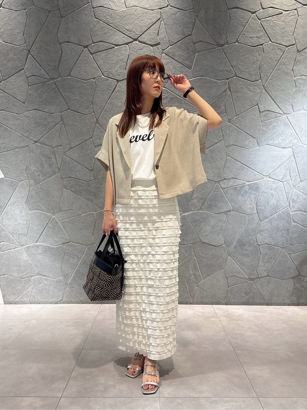 LASUDのオーバーシルエットロゴカットソーを使ったコーディネートを紹介します。｜Rakuten Fashion(楽天ファッション／旧楽天ブランドアベニュー)5780517