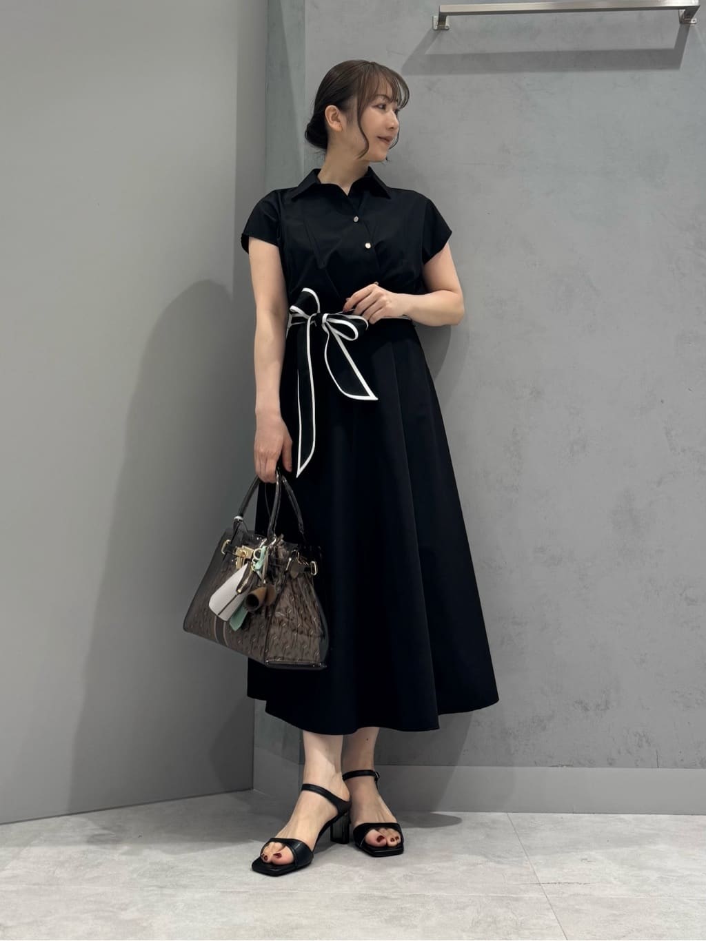 Vinのパイピングリボン付きワンピースを使ったコーディネートを紹介します。｜Rakuten Fashion(楽天ファッション／旧楽天ブランドアベニュー)5782770