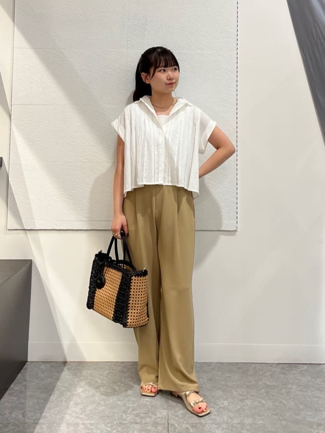 Vinのタックストレートパンツを使ったコーディネートを紹介します。｜Rakuten Fashion(楽天ファッション／旧楽天ブランドアベニュー)5785158