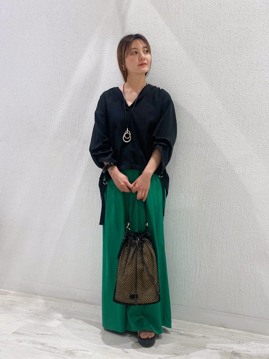 VinのVネックプルオーバーフーディーを使ったコーディネートを紹介します。｜Rakuten Fashion(楽天ファッション／旧楽天ブランドアベニュー)5789984