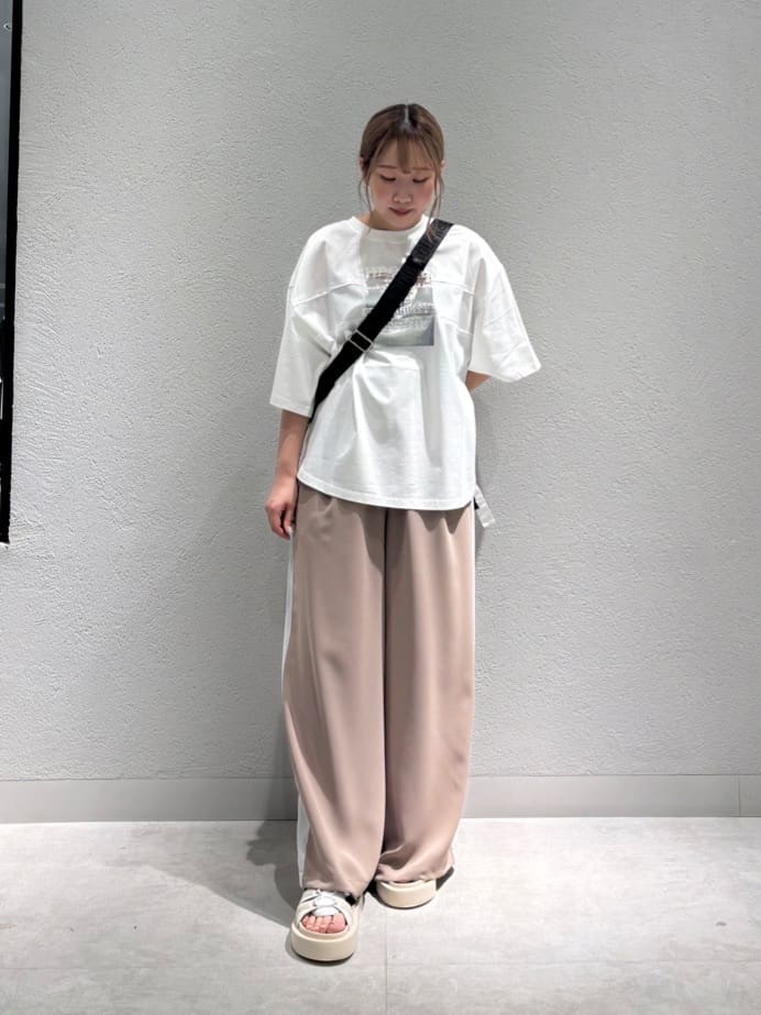 Vinのエンボス箔ロゴサイドジップTEEを使ったコーディネートを紹介します。｜Rakuten Fashion(楽天ファッション／旧楽天ブランドアベニュー)5799268