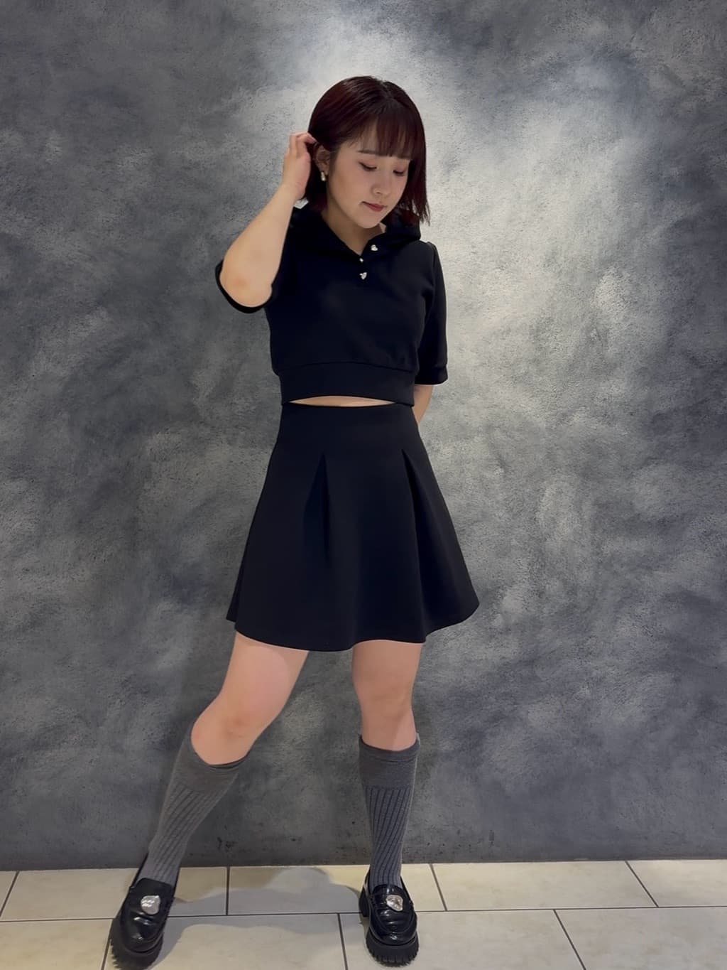 REDYAZELのハートボタンショートフーディーを使ったコーディネートを紹介します。｜Rakuten Fashion(楽天ファッション／旧楽天ブランドアベニュー)5799375