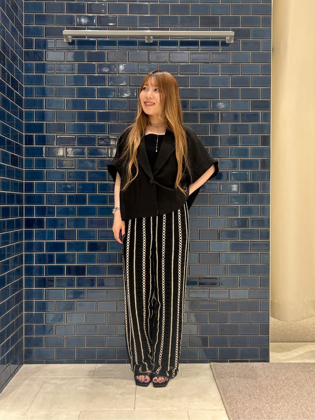 Vinのリネンライクハーフスリーブジャケットを使ったコーディネートを紹介します。｜Rakuten Fashion(楽天ファッション／旧楽天ブランドアベニュー)5799376