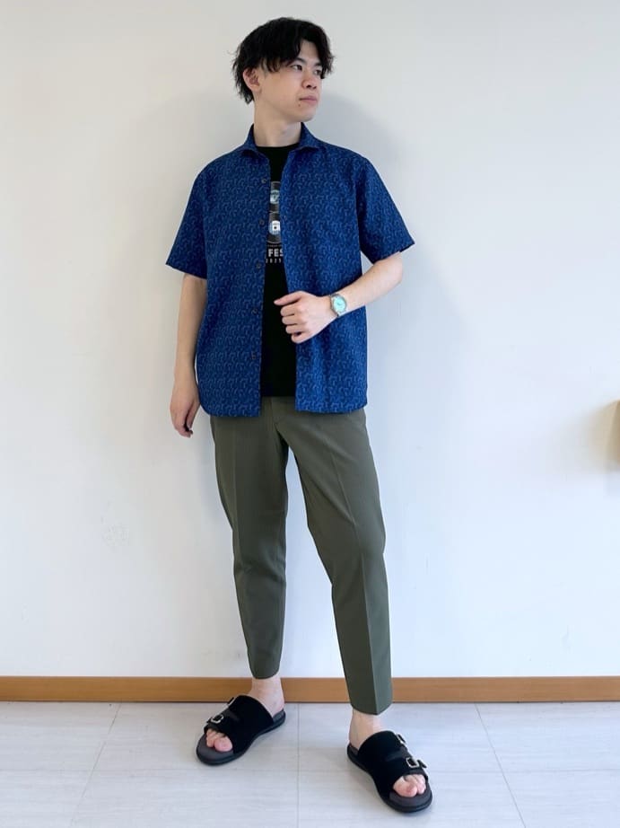 TAKEO KIKUCHIのマイクロパズル柄 半袖シャツを使ったコーディネートを紹介します。｜Rakuten Fashion(楽天ファッション／旧楽天ブランドアベニュー)5802964