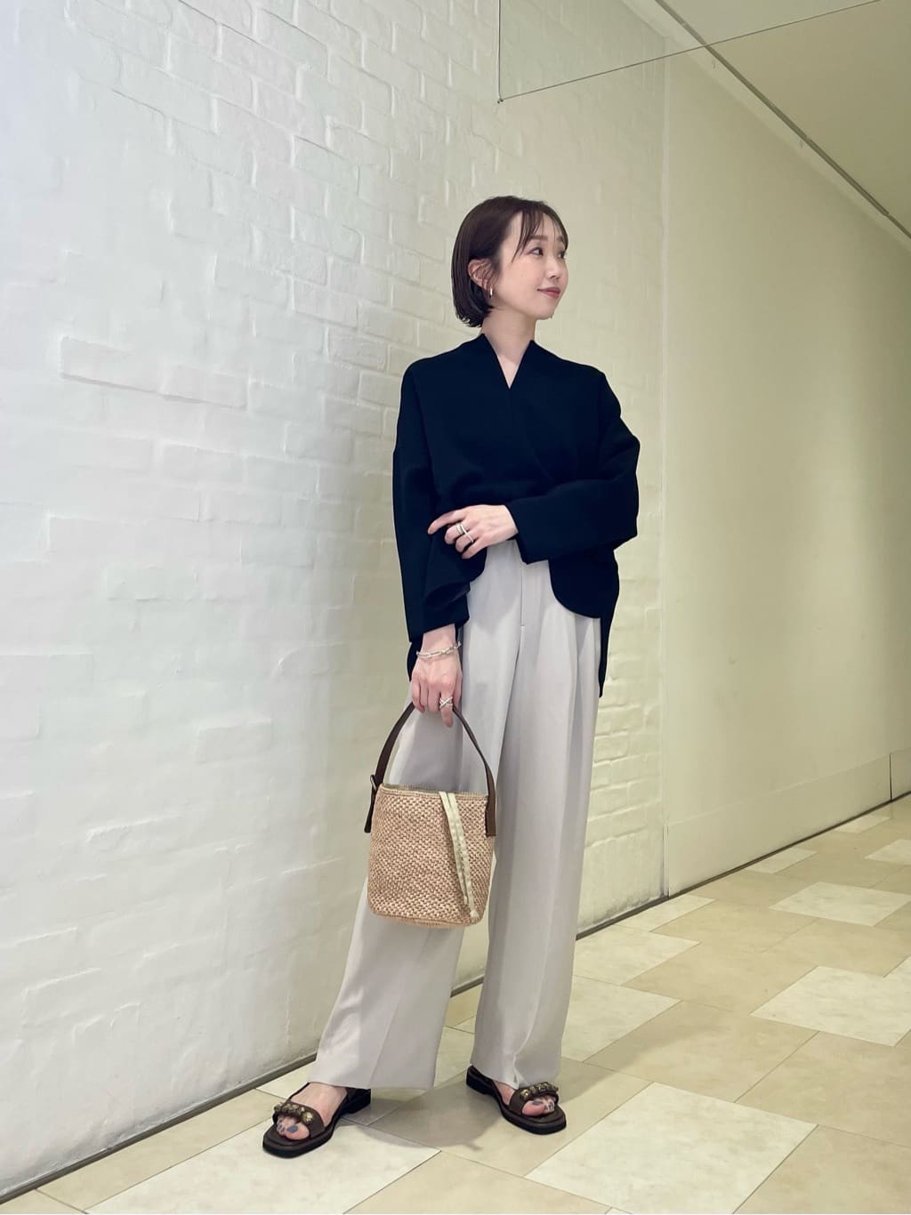 ♡yoko　サイドビジュー付サンダル♡ UNITED ARROWS LTD. OUTLET | インサイドセパレートビジュー サンダル