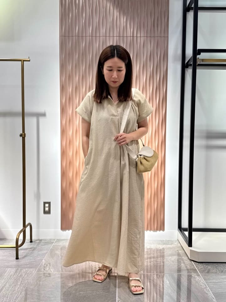 Vinのサッカーストライプスキッパーワンピースを使ったコーディネートを紹介します。｜Rakuten Fashion(楽天ファッション／旧楽天ブランドアベニュー)5816857