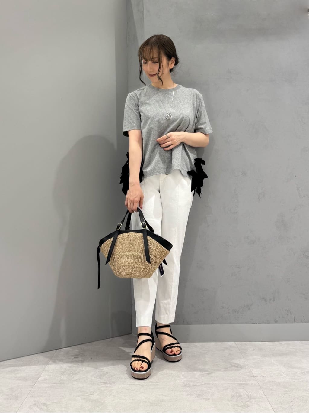 VinのヘムリボンTシャツを使ったコーディネートを紹介します。｜Rakuten Fashion(楽天ファッション／旧楽天ブランドアベニュー)5821539