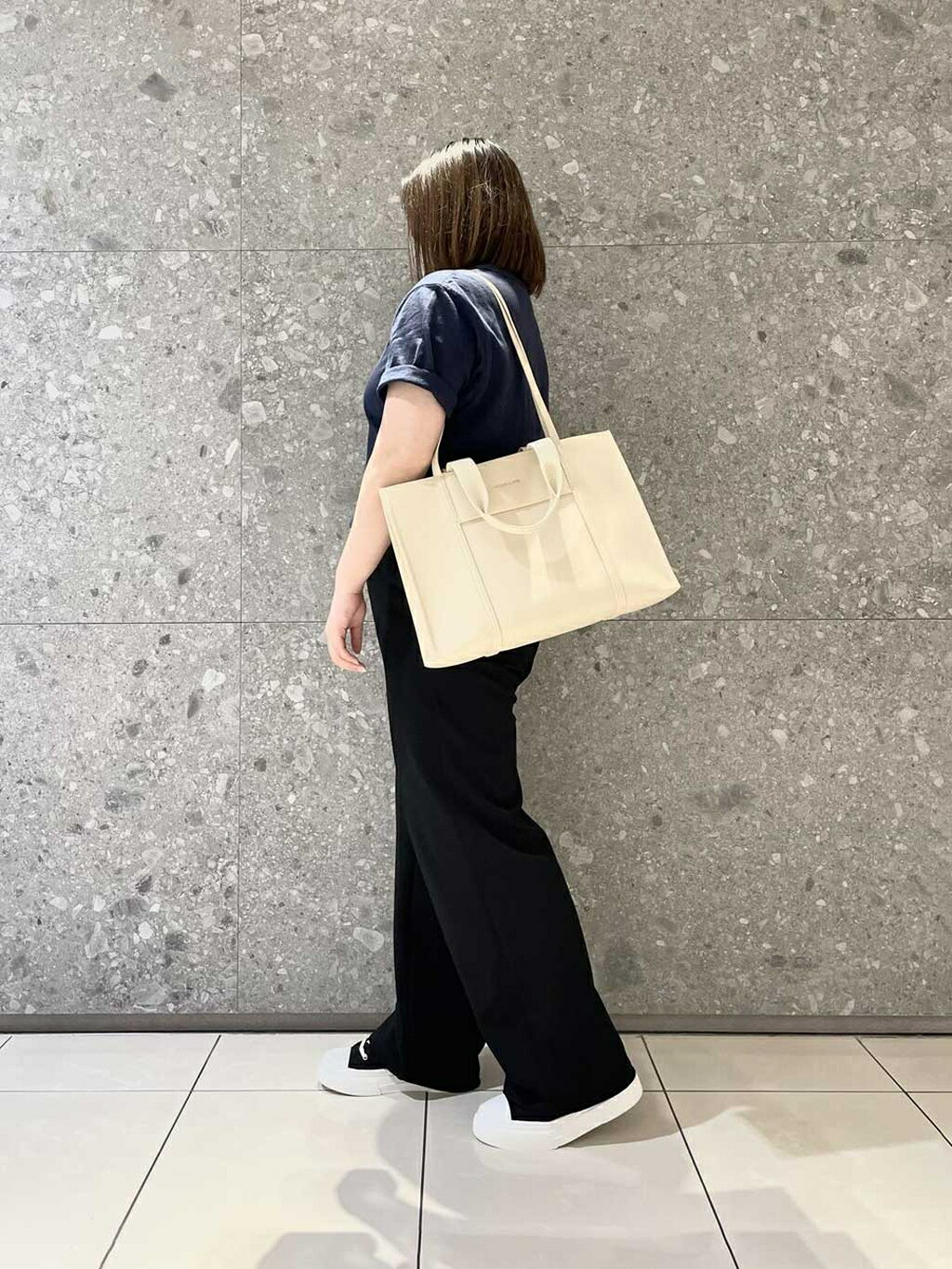 CHARLES & KEITH | Shalia シャリア ラージダブルハンドルトートバッグ