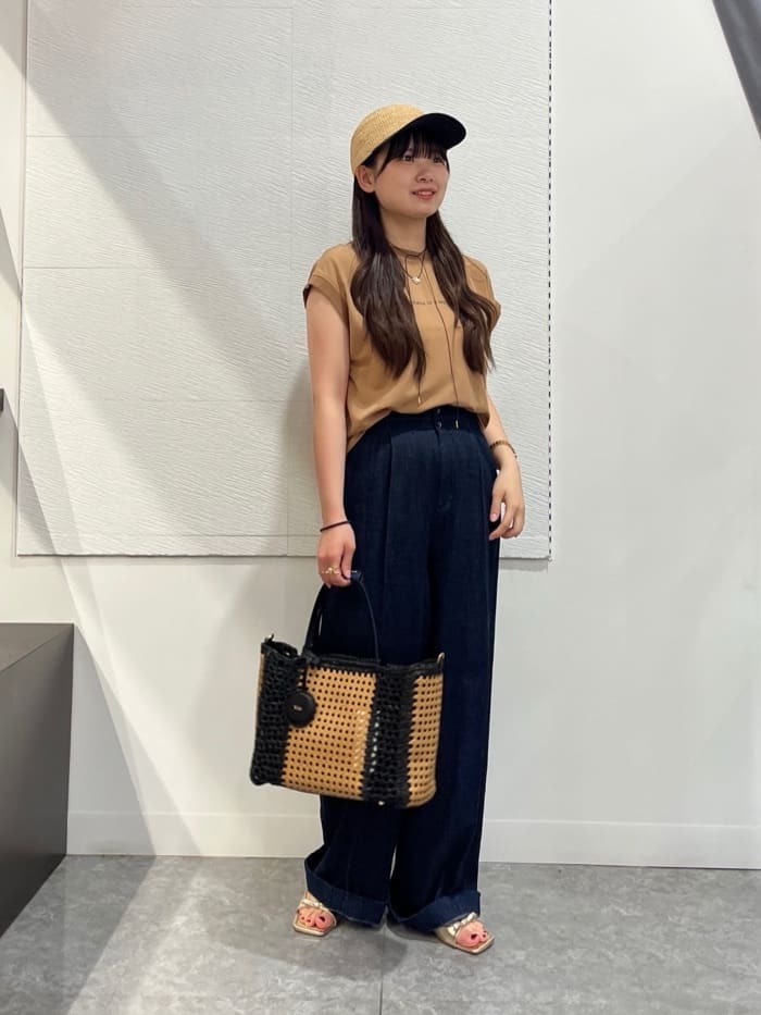 Vinのリネンミックスセンタープレスタックデニムパンツを使ったコーディネートを紹介します。｜Rakuten Fashion(楽天ファッション／旧楽天ブランドアベニュー)5823729