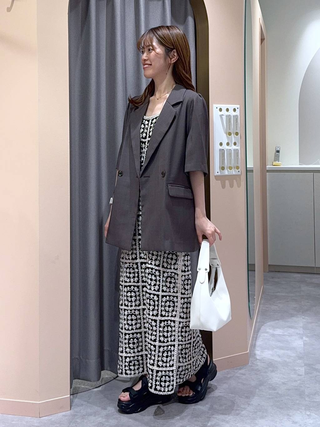 mysty womanの【セットアップ着用可】タックスリーブアソートジャケットを使ったコーディネートを紹介します。｜Rakuten Fashion(楽天ファッション／旧楽天ブランドアベニュー)5826827