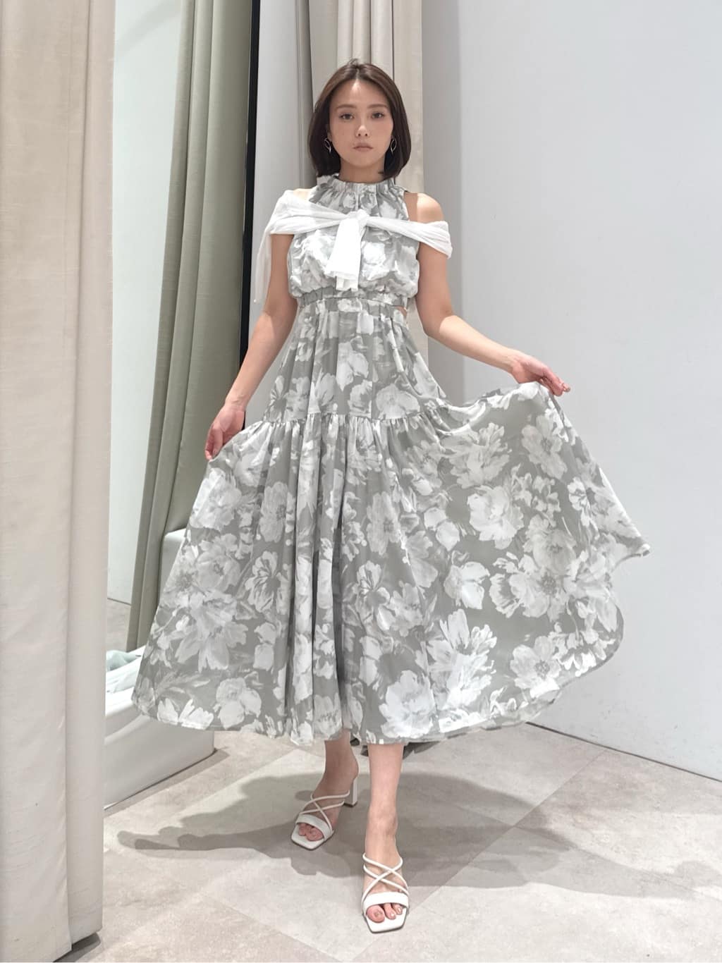 未使用タグ付き✨リエンダ ホルターネックギャザーフレアワンピース 女神ワンピース リエンダ rienda ホルターネックギャザーフレアワンピース 女神