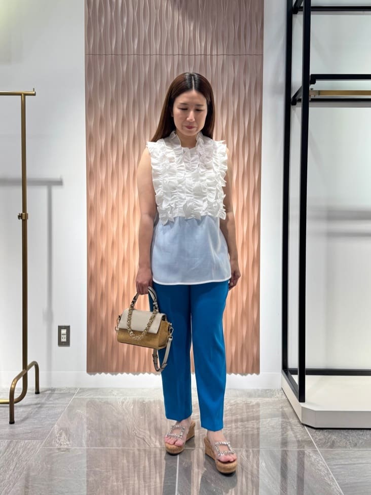 Vinのフロントフリルノースリーブブラウスを使ったコーディネートを紹介します。｜Rakuten Fashion(楽天ファッション／旧楽天ブランドアベニュー)5830838