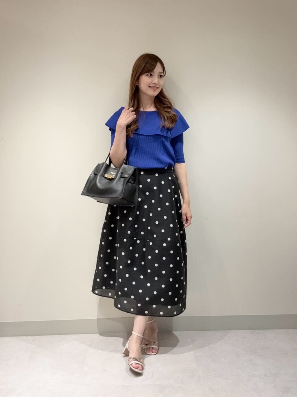 Viaggio Bluのオフショルダーリブニット≪手洗い可能≫を使ったコーディネートを紹介します。｜Rakuten Fashion(楽天ファッション／旧楽天ブランドアベニュー)5835521