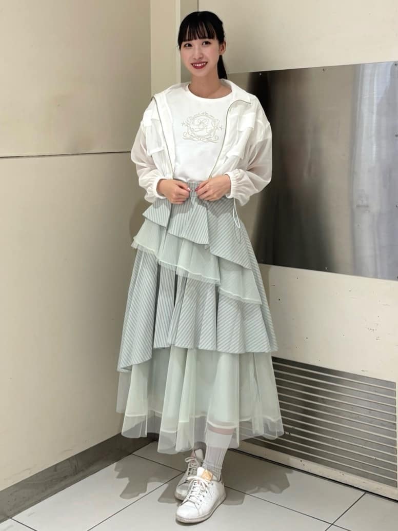 REDYAZELのラメエンブレムTシャツを使ったコーディネートを紹介します。｜Rakuten Fashion(楽天ファッション／旧楽天ブランドアベニュー)5836540