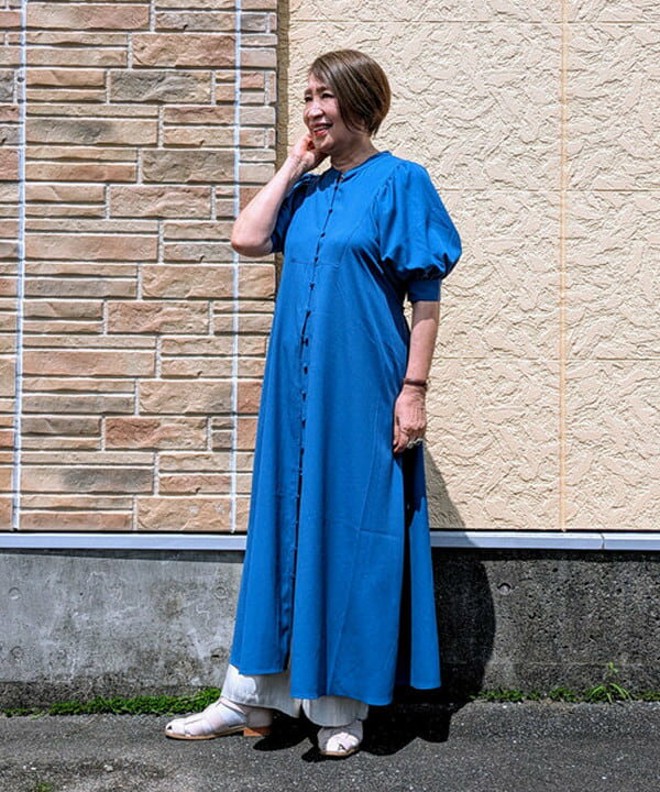 BEAMS HEARTの【洗濯機洗い可】麻調 ギャザー ワンピース 25SS リラックスを使ったコーディネートを紹介します。｜Rakuten Fashion(楽天ファッション／旧楽天ブランドアベニュー)5843123