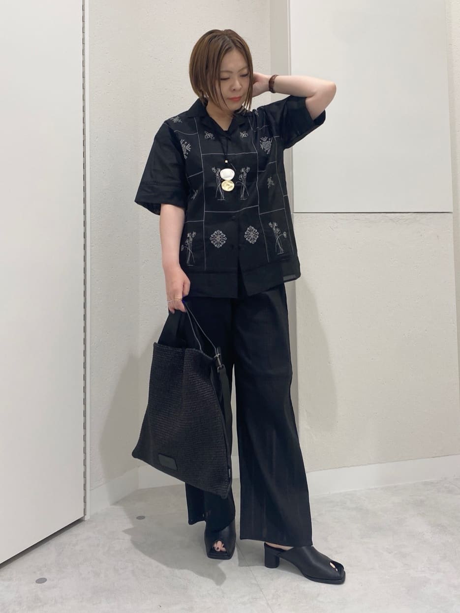 LASUDの【ta-bru】異素材コンビトートバッグを使ったコーディネートを紹介します。｜Rakuten Fashion(楽天ファッション／旧楽天ブランドアベニュー)5842693