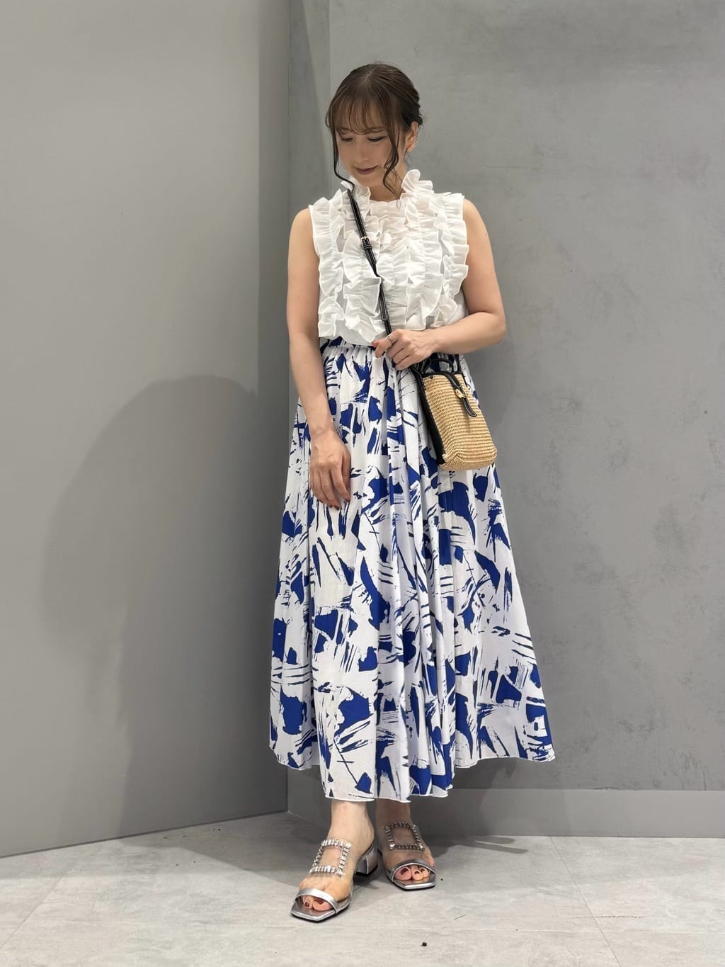 Vinのフロントフリルノースリーブブラウスを使ったコーディネートを紹介します。｜Rakuten Fashion(楽天ファッション／旧楽天ブランドアベニュー)5848834