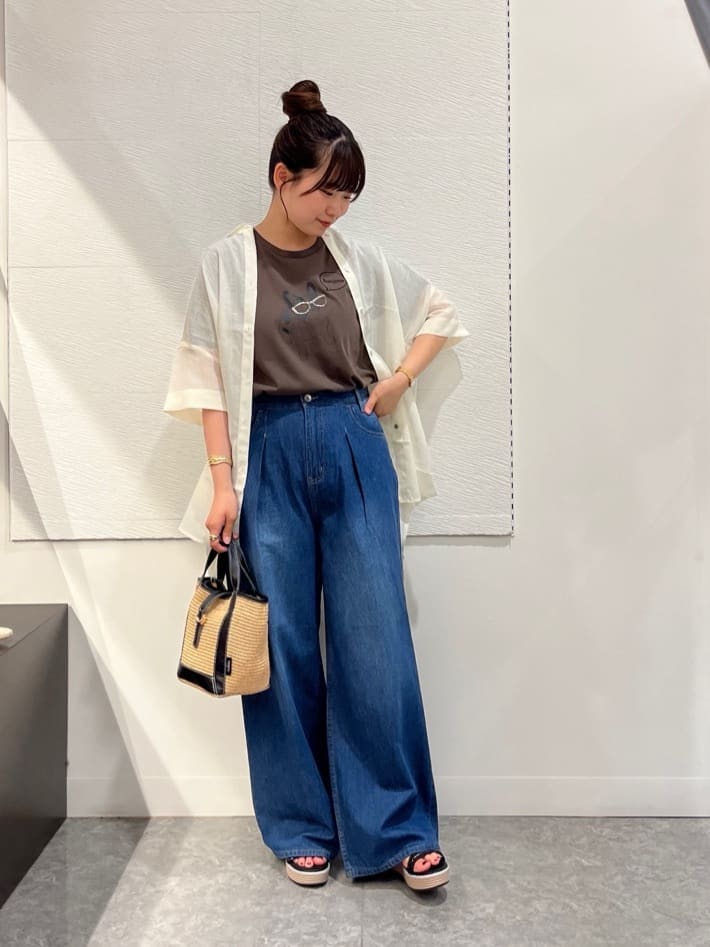 VinのドッグモチーフプリントTシャツを使ったコーディネートを紹介します。｜Rakuten Fashion(楽天ファッション／旧楽天ブランドアベニュー)5851099