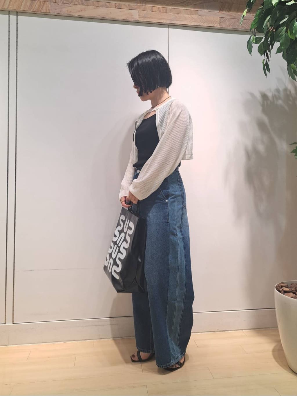 LASUDの雑材ペンタゴンハンドバッグを使ったコーディネートを紹介します。｜Rakuten Fashion(楽天ファッション／旧楽天ブランドアベニュー)5853752