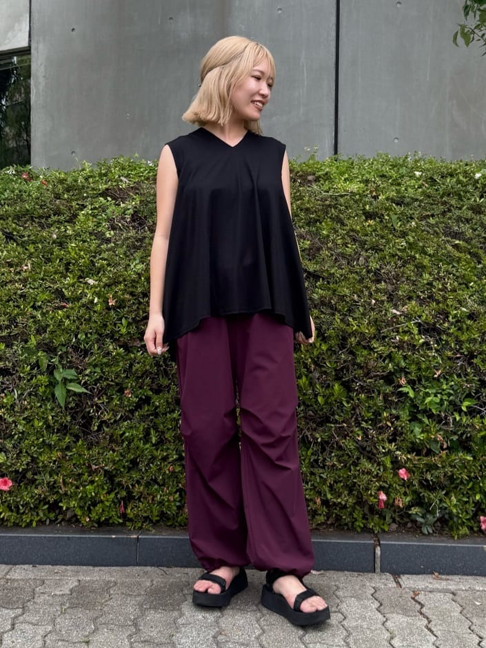 MAYSON GREYの撥水サイドラインパラシュートパンツ≪手洗い可能≫を使ったコーディネートを紹介します。｜Rakuten Fashion(楽天ファッション／旧楽天ブランドアベニュー)5854409