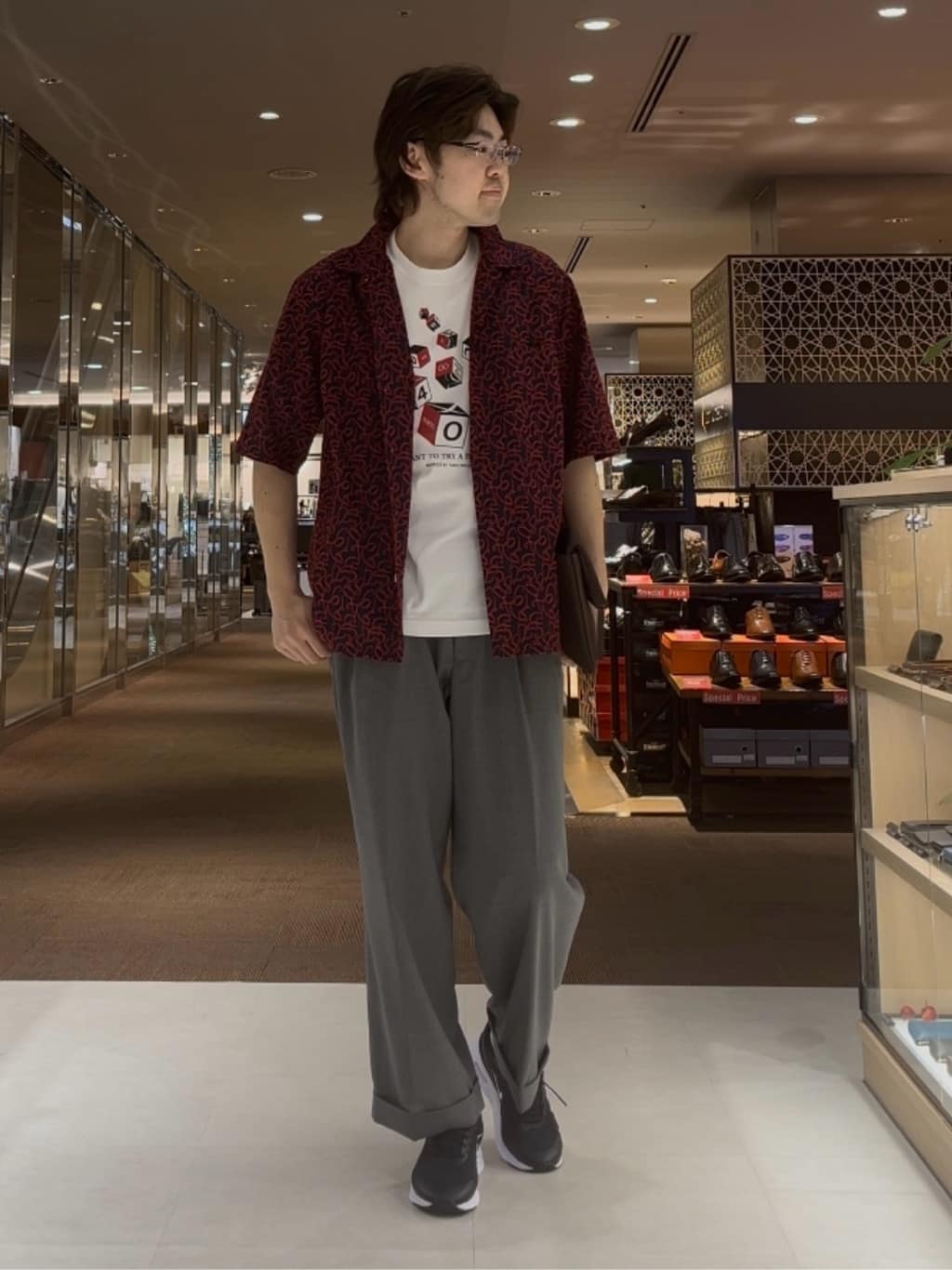 TAKEO KIKUCHIの【2WAY】ショルダー クラッチバッグを使ったコーディネートを紹介します。｜Rakuten Fashion(楽天ファッション／旧楽天ブランドアベニュー)5860535