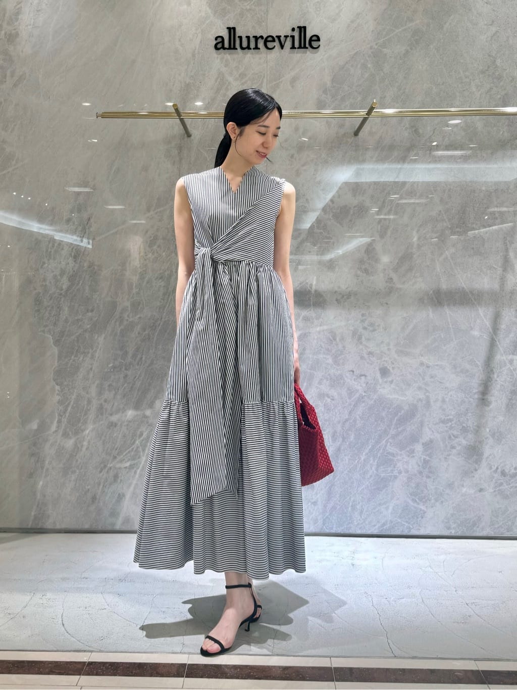 allurevilleの【LOULOU WILLOUGHBY】バーサンダルを使ったコーディネートを紹介します。｜Rakuten Fashion(楽天ファッション／旧楽天ブランドアベニュー)5865076
