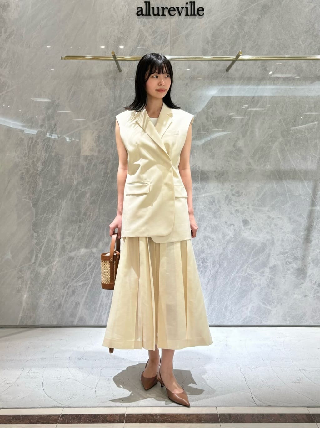 allurevilleの2WAYノースリジャケットを使ったコーディネートを紹介します。｜Rakuten Fashion(楽天ファッション／旧楽天ブランドアベニュー)5866272