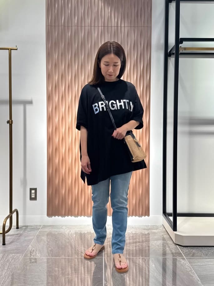 LASUDの箔ロゴボックスカットソーを使ったコーディネートを紹介します。｜Rakuten Fashion(楽天ファッション／旧楽天ブランドアベニュー)5868181