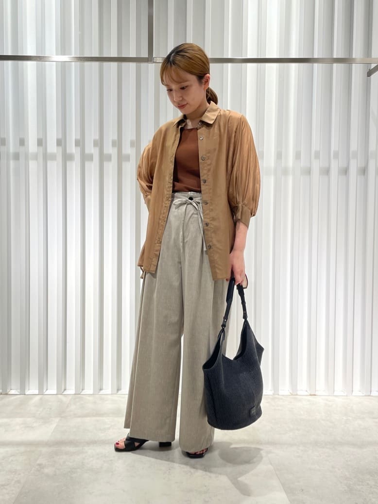 LASUDのコットンシルクシャツブラウスを使ったコーディネートを紹介します。｜Rakuten Fashion(楽天ファッション／旧楽天ブランドアベニュー)5869542