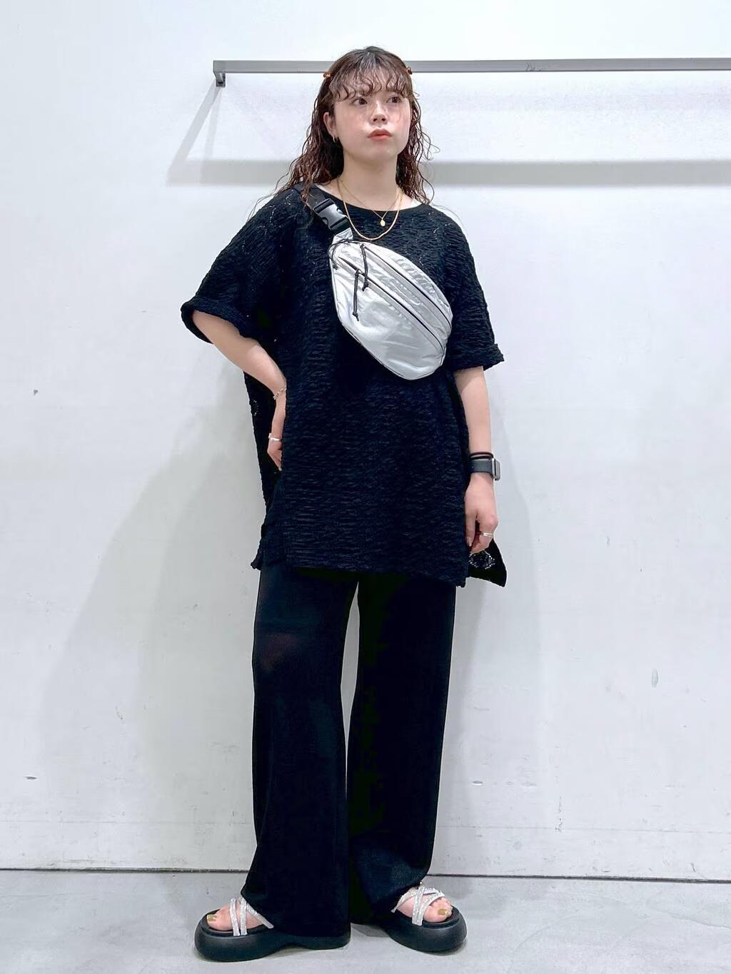 LAKOLEのカットレースプルオーバー半袖を使ったコーディネートを紹介します。｜Rakuten Fashion(楽天ファッション／旧楽天ブランドアベニュー)5872744