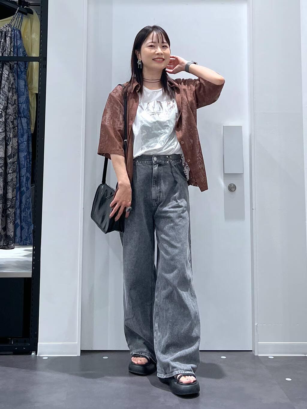 LAKOLEのレースシャツを使ったコーディネートを紹介します。｜Rakuten Fashion(楽天ファッション／旧楽天ブランドアベニュー)5872764